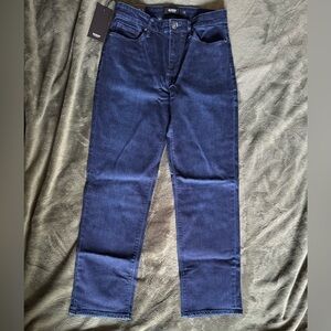Hudson Los Angeles midrise straight leg jean Size 4